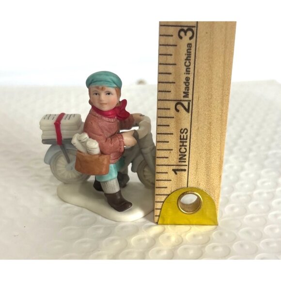 Lefton Collectible Newspaper Boy on Bicycle Christmas Colonial Village‎ 01337 - Picture 6 of 7